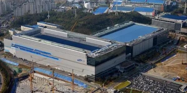 DRAM价格持续下跌，厂商扩产热情不减